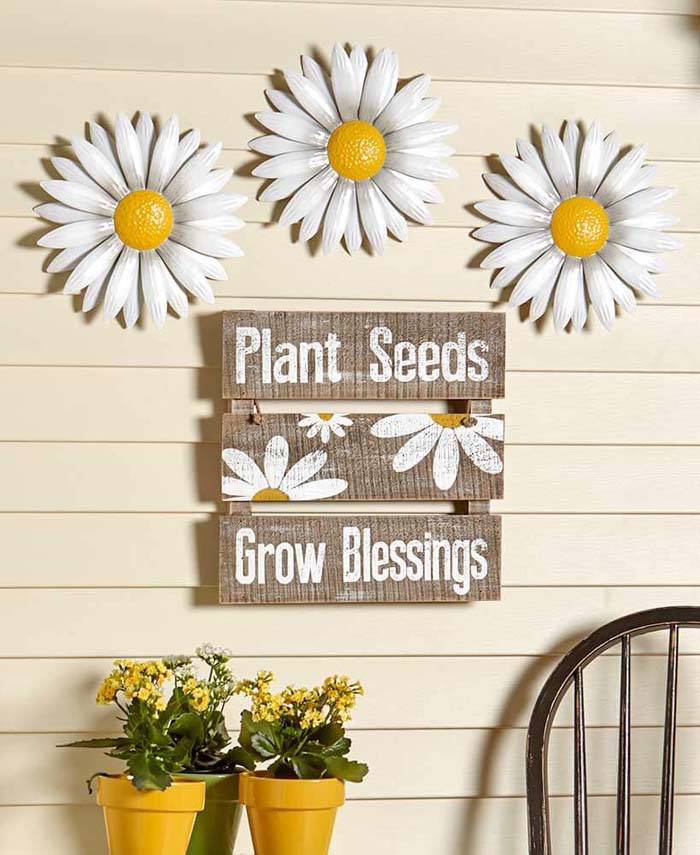 Daisy Signs with Combination Shelf #diy #rustic #summer #decorations #decorhomeideas