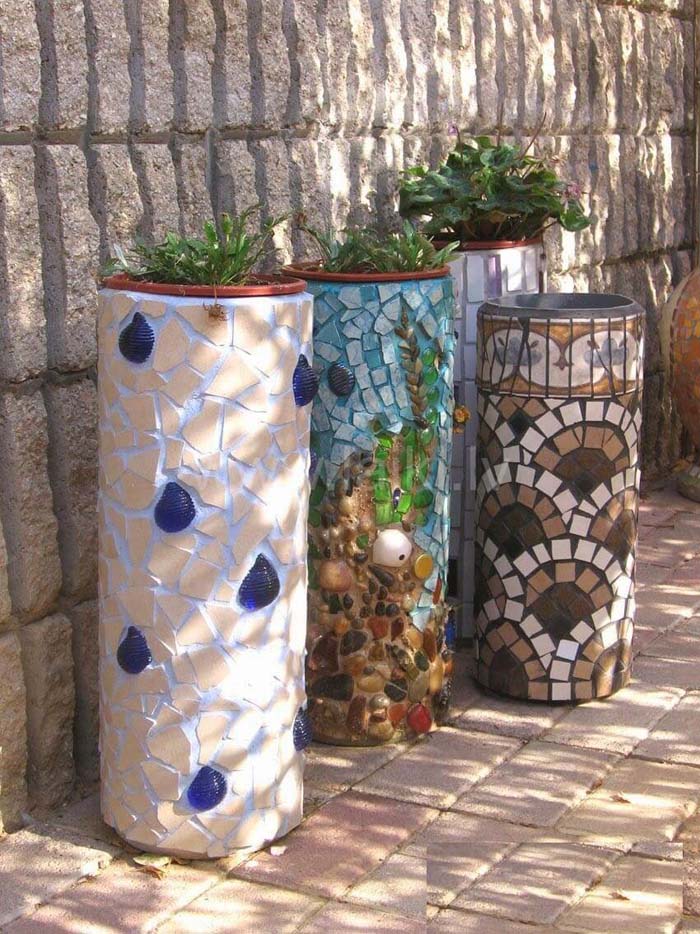DIY Cylindrical Mosaic Garden Planters #diy #garden #mosaic #backyard #decorhomeideas