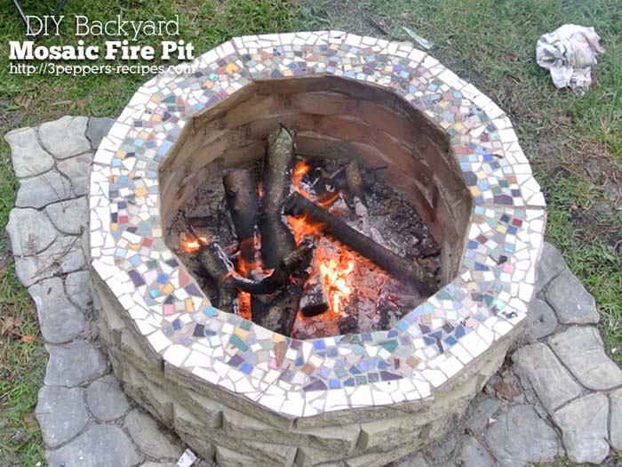 DIY Mosaic Back Yard Fire Pit #diy #garden #mosaic #backyard #decorhomeideas