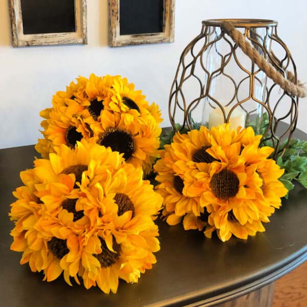 DIY Sunflower Rustic Summer Decor Ideas #diy #rustic #summer #decorations #decorhomeideas