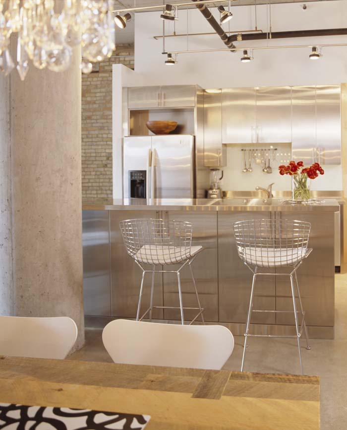 Island In Steel For Eating #kitchen #cabinets #metal #steel #decorhomeideas