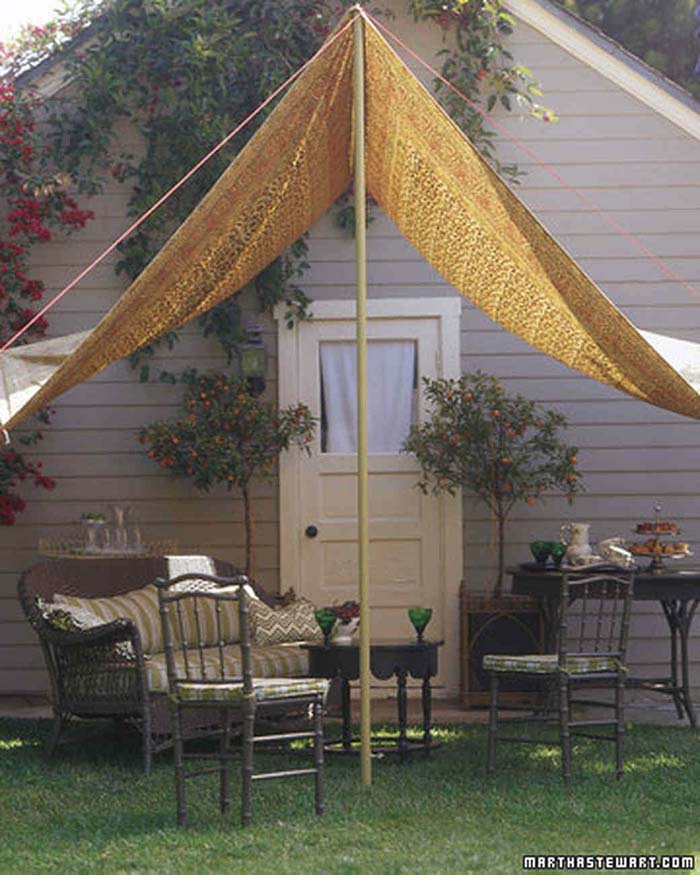 Fun and Funky Outdoor Seating Shade #diy #sunshade #patio #backyard #pergola #decorhomeideas