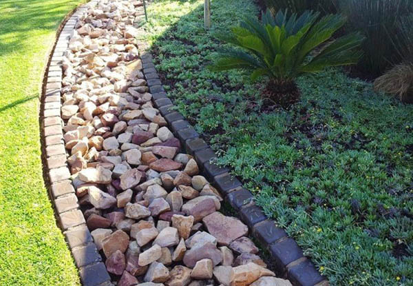 Garden Bed Edging With Pebbles