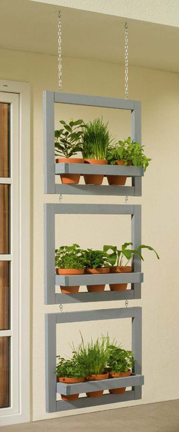 Hanging Shelves Herb Garden #diy #herbgarden #herbs #garden #ideas #decorhomeideas