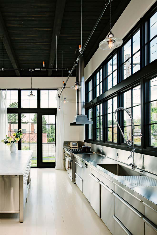 Minimalistic Industrial Stainless Steel Kitchen #kitchen #cabinets #metal #steel #decorhomeideas