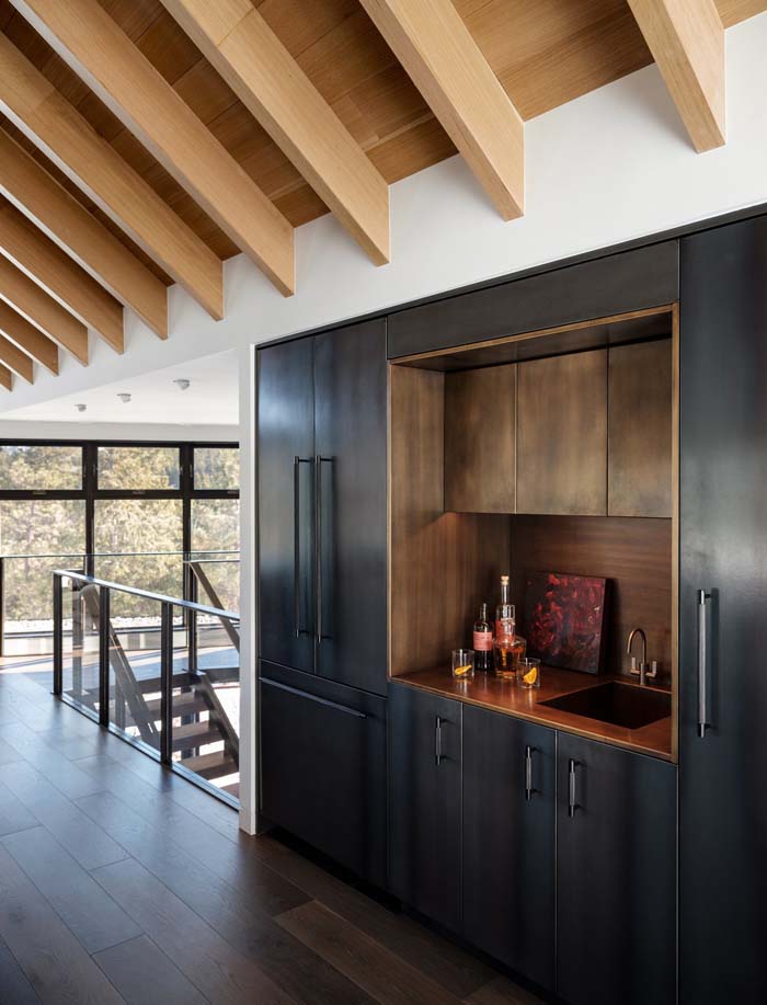 Cabin Kitchen In Black Metal #kitchen #cabinets #metal #steel #decorhomeideas