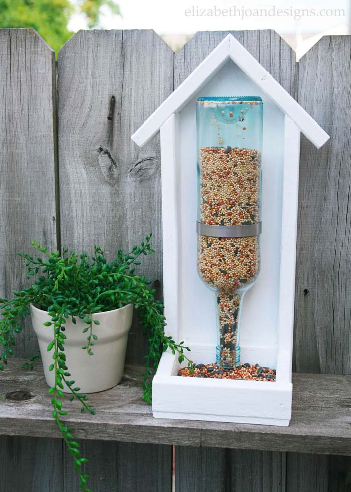 Recycled Glass Bottle Bird Feeder #diy #backyard #garden #projects #decorhomeideas