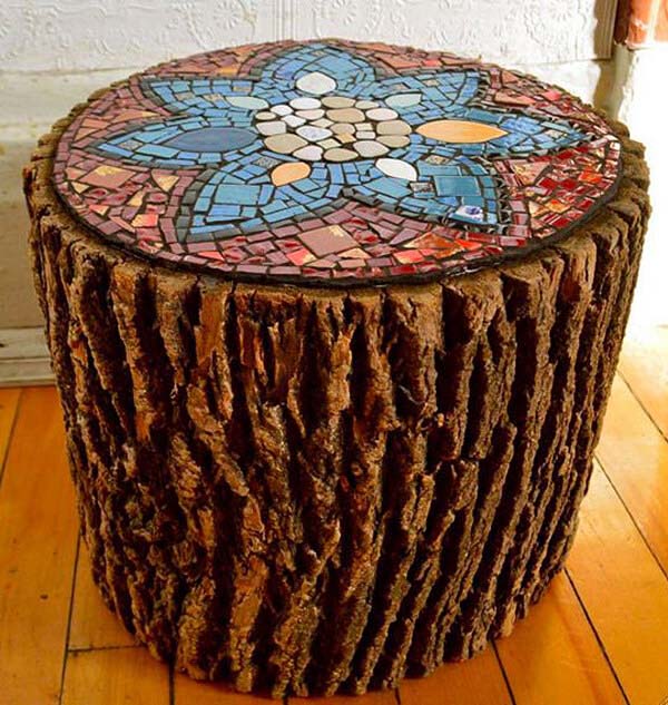 Rustic Mosaic Top Log Table #diy #garden #mosaic #backyard #decorhomeideas