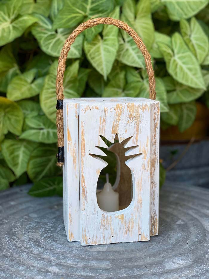 Rustic Wooden Lantern with Pineapple Cutout #diy #rustic #summer #decorations #decorhomeideas