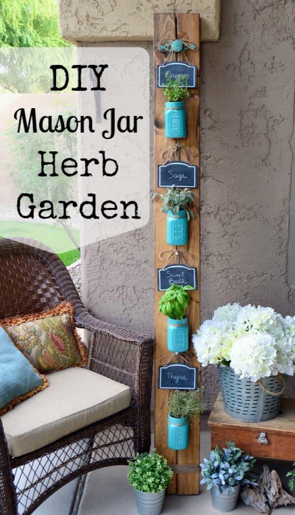 Shabby Chic Painted Mason Jar Herb Garden #diy #herbgarden #herbs #garden #ideas #decorhomeideas