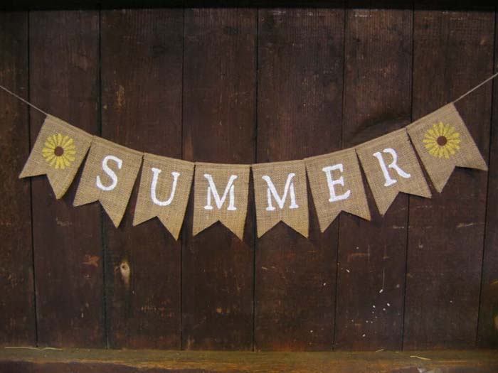 Summer Burlap Banner with Sunflowers #diy #rustic #summer #decorations #decorhomeideas