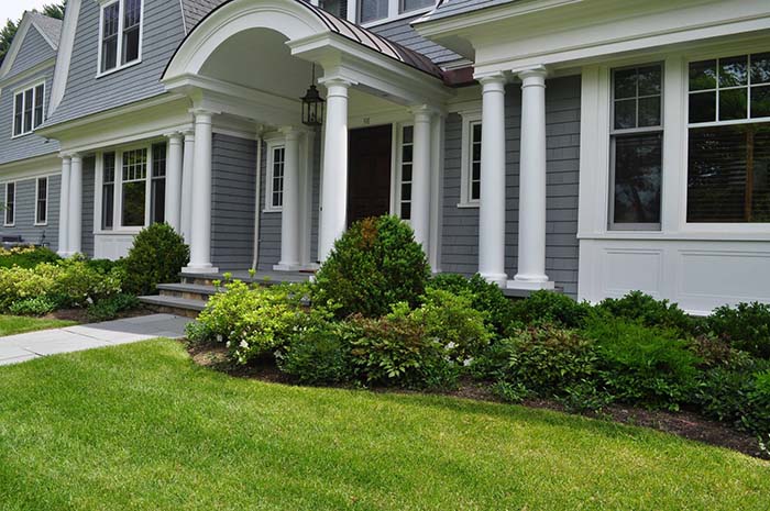 Traditional Partial Sun Landscaping Around House