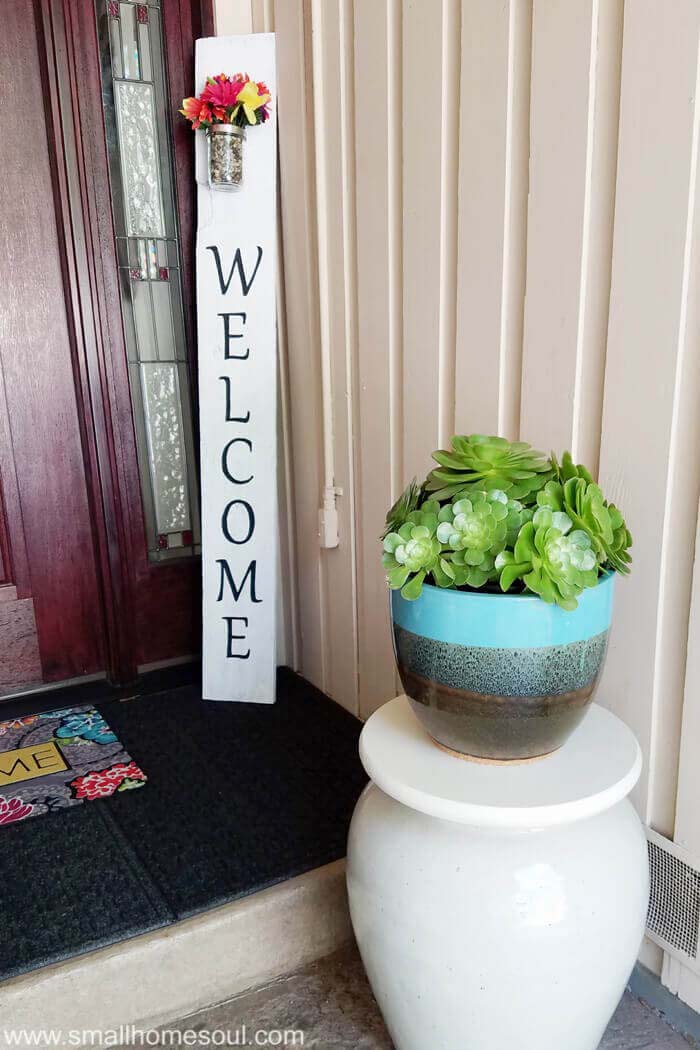 Vertical Posy Accented Porch Welcome Sign #diy #porch #patio #projects #colorful #decorhomeideas