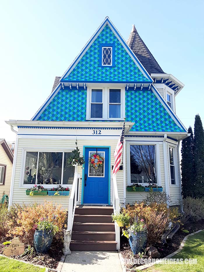 Victorian House In Blue Turquoise And Green. 