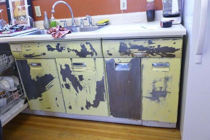 Old Metal Kitchen Into Modern Vintage Cabinets #kitchen #cabinets #metal #steel #decorhomeideas