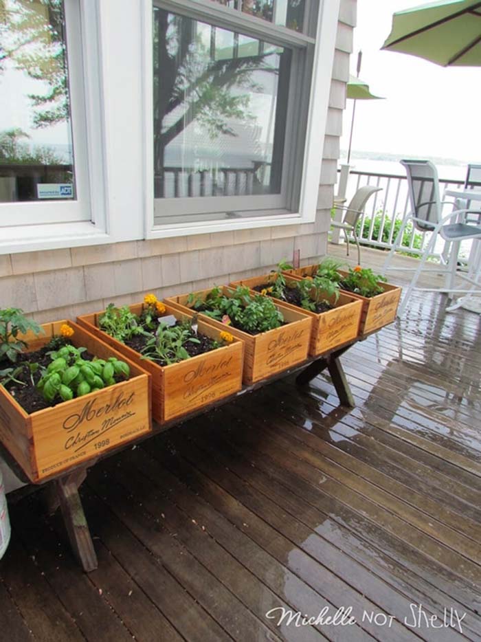 Vintner-Inspired Wine Box Herb Garden #diy #herbgarden #herbs #garden #ideas #decorhomeideas