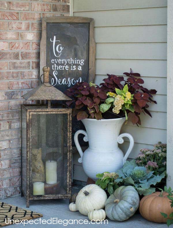 Add a Cozy Corner Vignette #veranda #decor #rustic #decorhomeideas