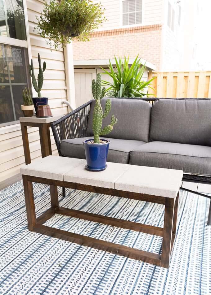 All-Weather Concrete and Wood Patio Table #diy #furniture #patio #decorhomeideas