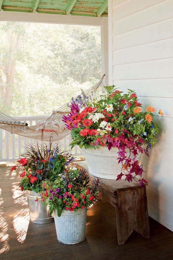 Antique Whitewashed Metal Porch Planters #porch #summer #decor #decorhomeideas