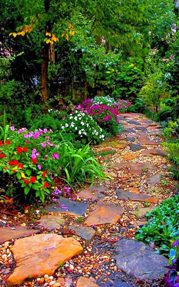 Be Colorful #steppingstones #garden #backyard #pathway #decorhomeideas