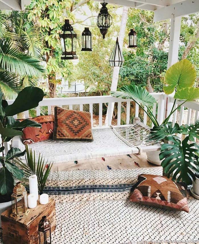 Bohemian Porch with Woven Bench Seat #porch #summer #decor #decorhomeideas