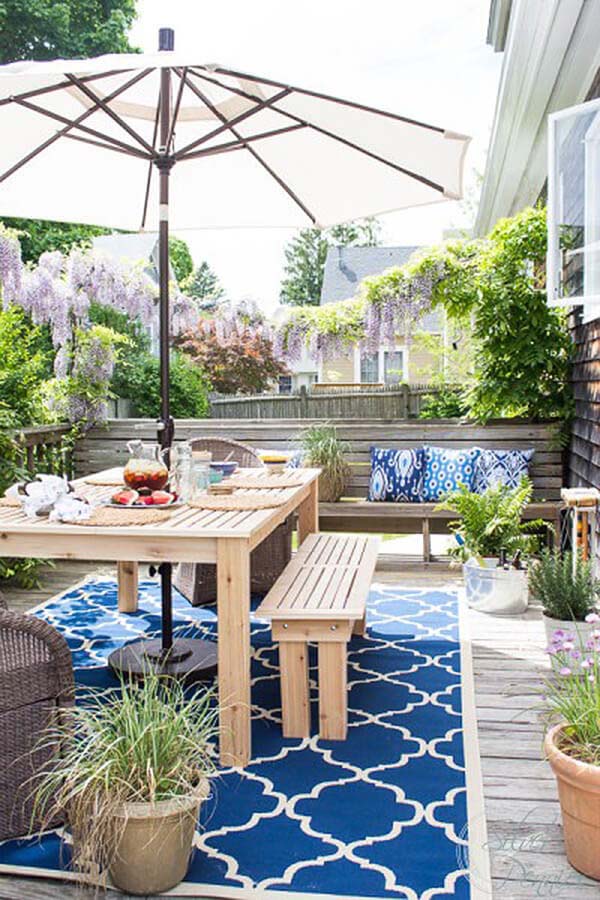 Bold Colored Summery Patio Look #diy #backyard #projects #decorhomeideas