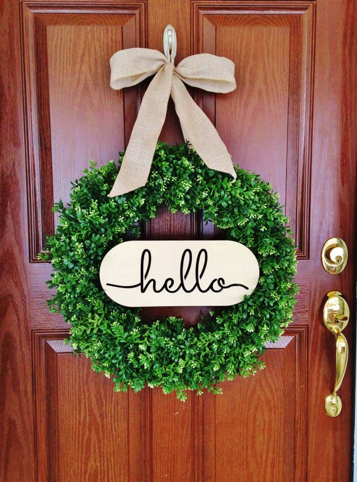 Boxwood Greenery Wreath with Welcome Sign #diy #porch #sign #decorhomeideas