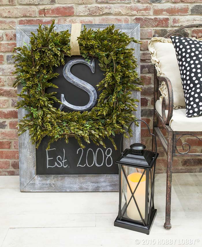 Boxwood Wreath With Monogram #diy #porch #sign #decorhomeideas