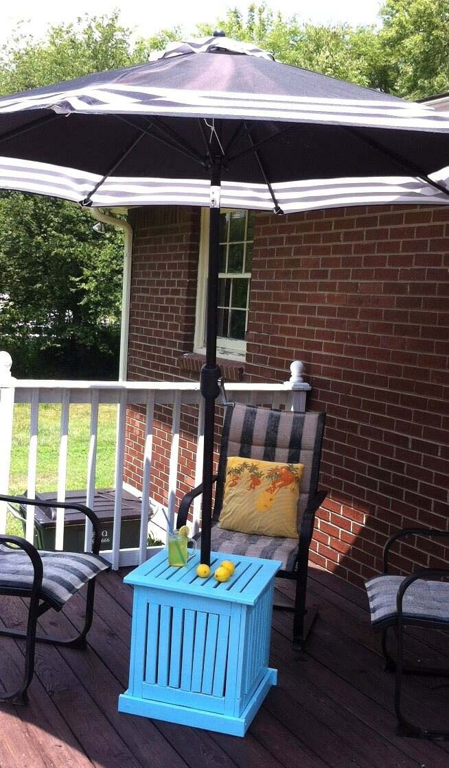 Bright and Sturdy Crate Umbrella Stand #diy #furniture #patio #decorhomeideas