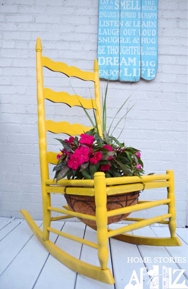 Brightly Painted Rocking Chair Planter #porch #summer #decor #decorhomeideas