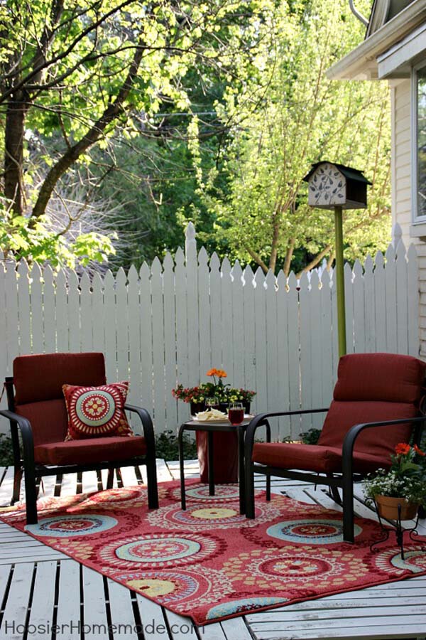 Build a Pallet Deck to Extend Your Space #diy #pallet #garden #decorhomeideas