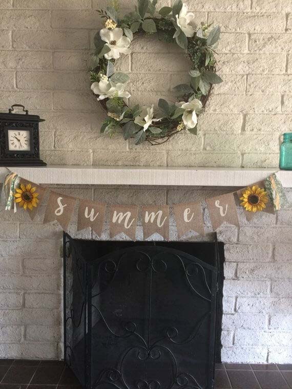 Burlap Banner with Sunflower and Garlands #farmhouse #summer #decor #decorhomeideas