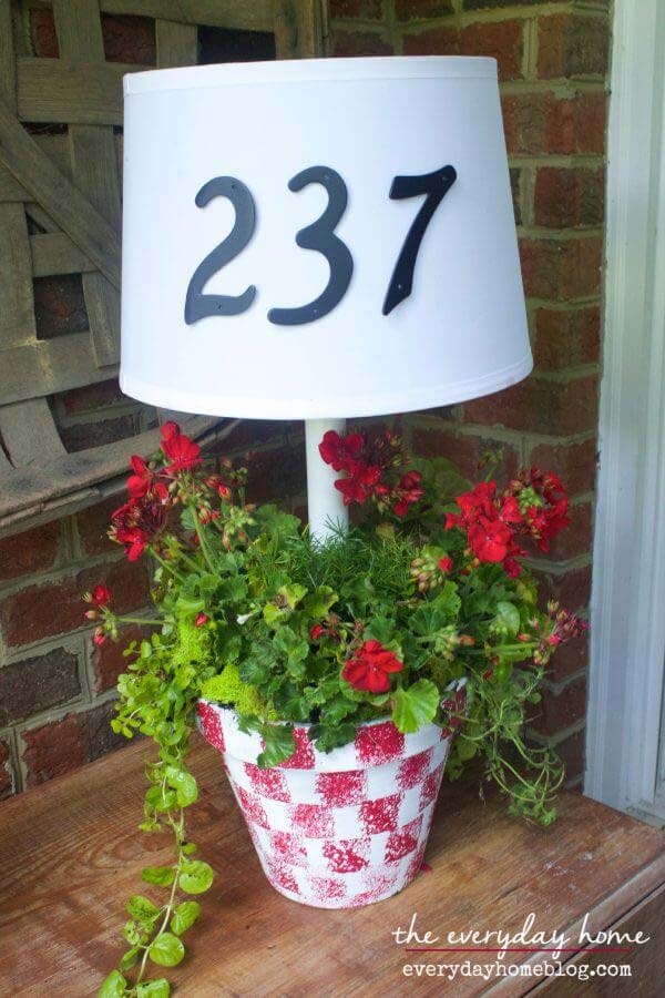 Cheerful Potted Plant Solar Lamp #diy #solar #lights #solarlight #garden #decorhomeideas