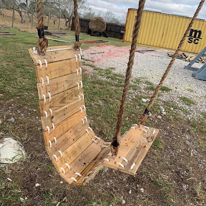 Comfy, Refurbished Pallet Hammock Chair #diy #pallet #garden #decorhomeideas