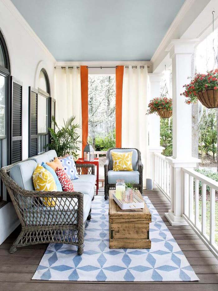 Contemporary Gray Wicker Furniture with Colorful Cushions #porch #summer #decor #decorhomeideas