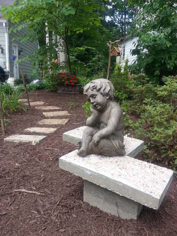 DIY Chevron Inspired Concrete Garden Bench #diy #concrete #backyard #decorhomeideas