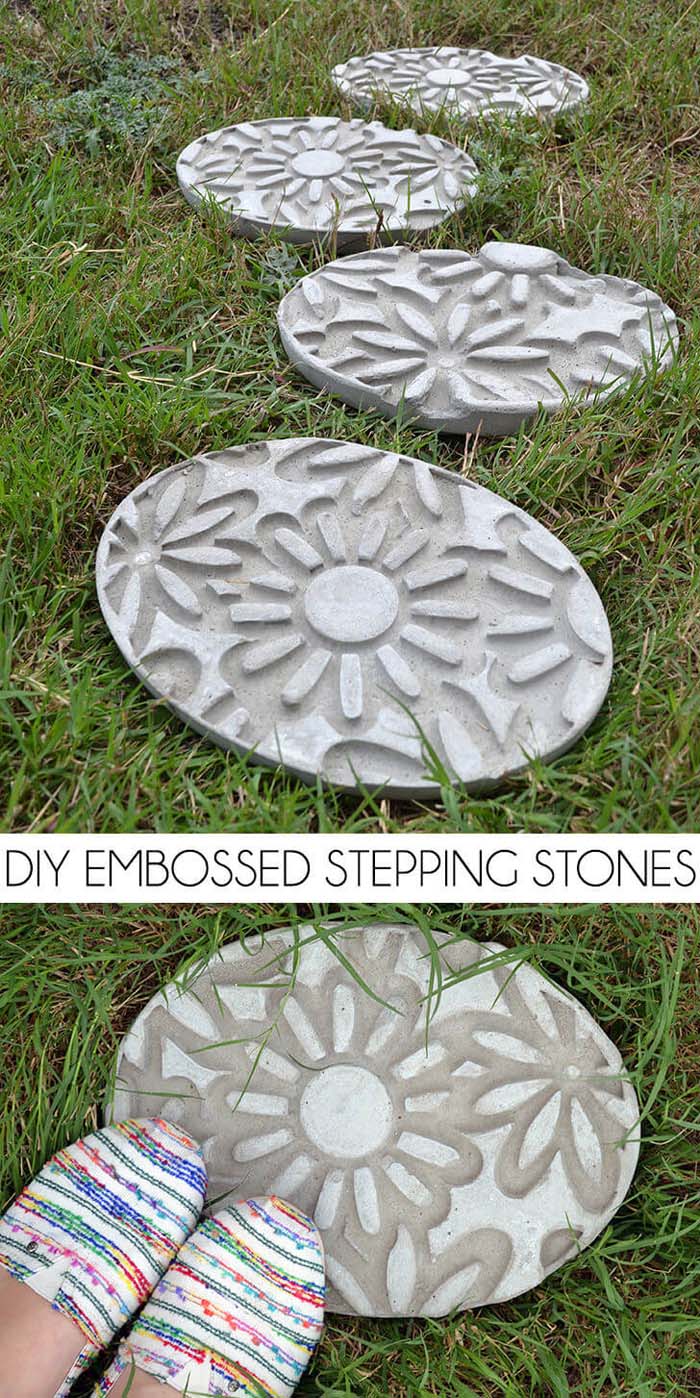 DIY Embossed Stepping Stones #diy #concrete #backyard #decorhomeideas