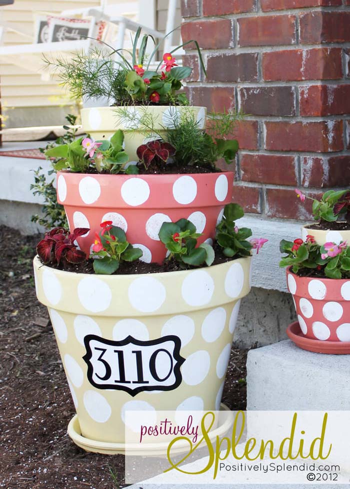 DIY Painted Terra Cotta Pot Tower #porch #summer #decor #decorhomeideas