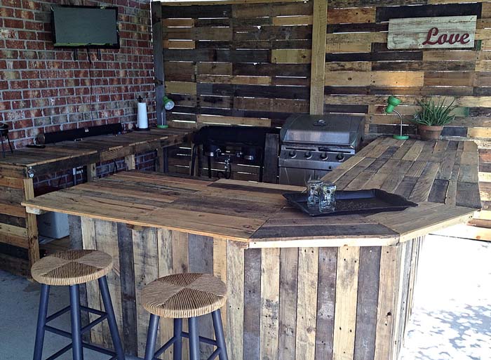 DIY Pallet Wood Outdoor Bar #outdoorkitchen #garden #ktichen #decorhomeideas