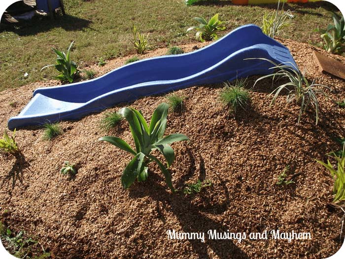 Easy To Do Hill Slide #diy #backyard #playarea #kids #decorhomeideas