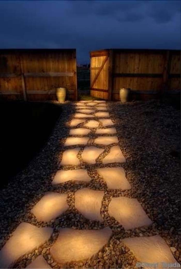 Elegant and Low-Key #steppingstones #garden #backyard #pathway #decorhomeideas