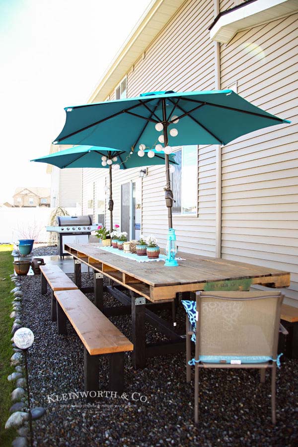 Expand Your Outdoor Dining Area with Pallets #diy #pallet #garden #decorhomeideas