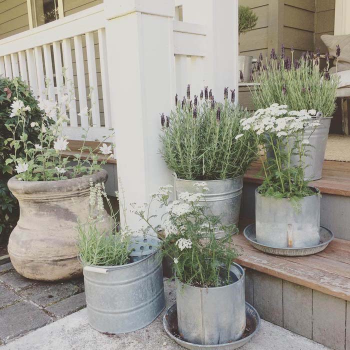 French Country Metal Flower Planters #porch #summer #decor #decorhomeideas