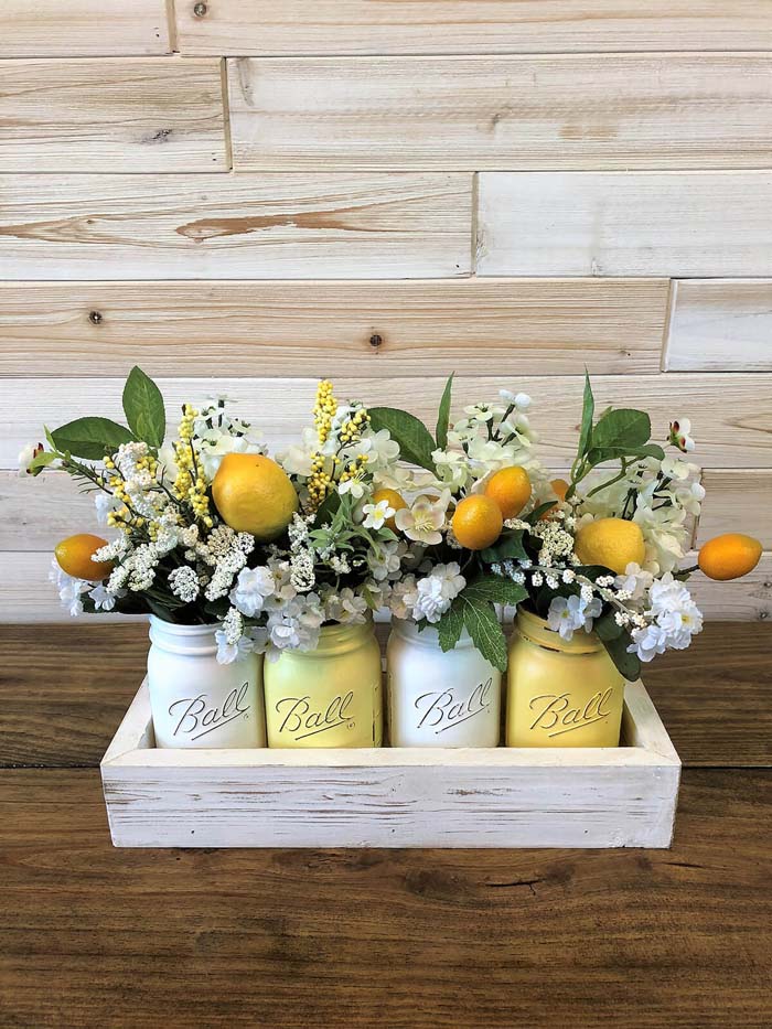 Fresh Summertime Ball Jar Bouquets #farmhouse #summer #decor #decorhomeideas