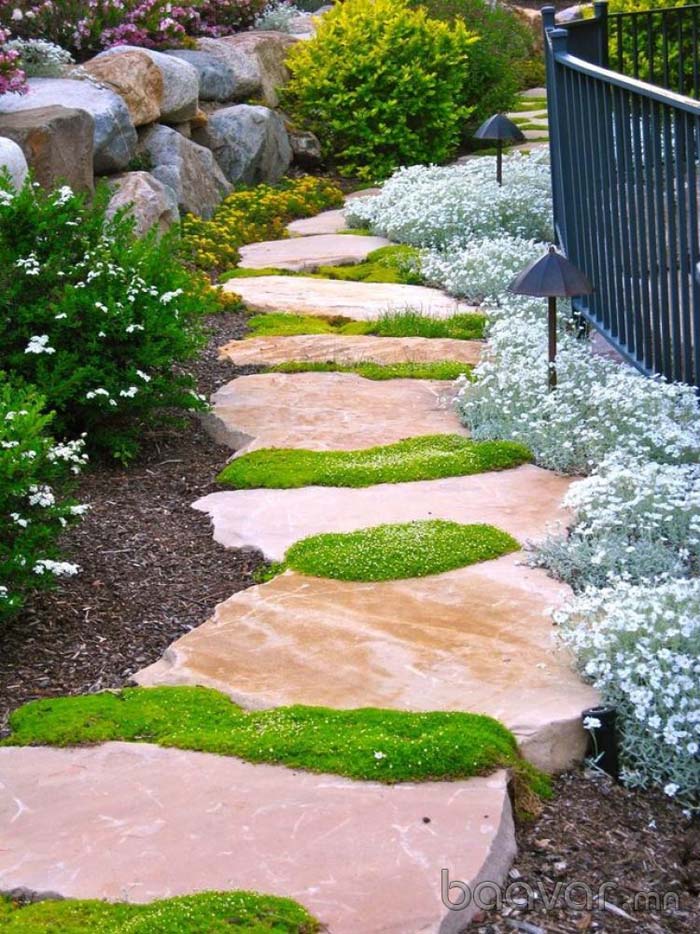 Gorgeous and Sturdy Stepping Stones #steppingstones #garden #backyard #pathway #decorhomeideas