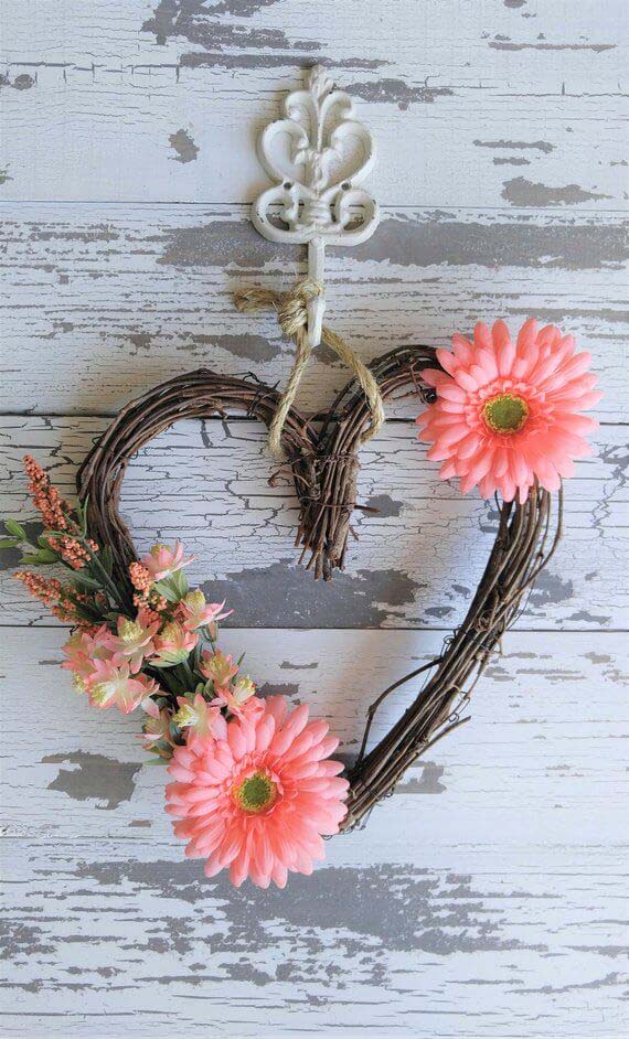 Grapevine Heart Wreath with Pink Flowers #farmhouse #summer #decor #decorhomeideas