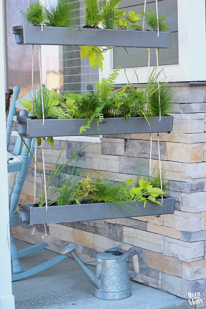 Hanging Planters to Freshen Things Up #veranda #decor #rustic #decorhomeideas