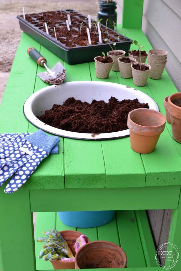 How to Pot Your Own Seedlings #diy #potting #bench #garden #decorhomeideas