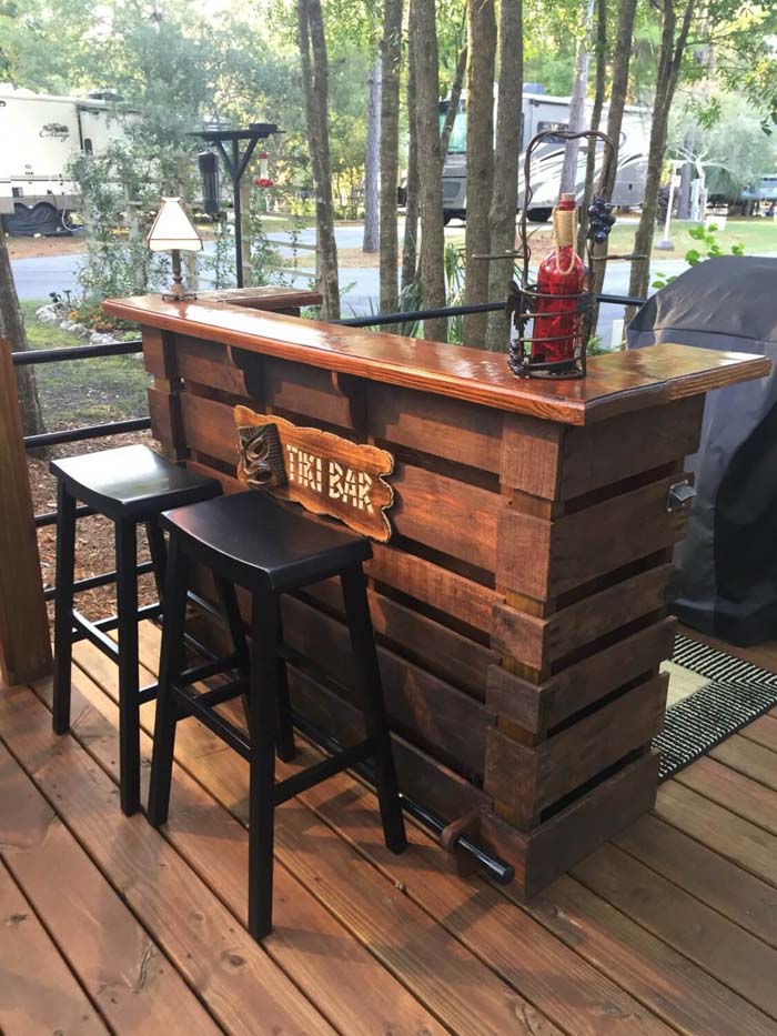 Incredible Tiki Bar Custom Built from Pallets #diy #pallet #garden #decorhomeideas