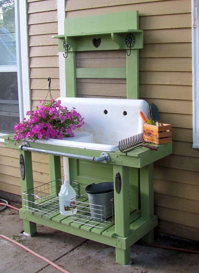 Ingenious Kitchen Sink Potting Concept #diy #potting #bench #garden #decorhomeideas